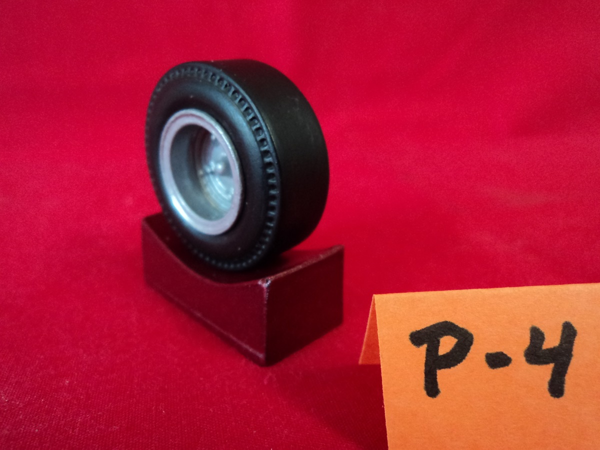 P # 4 Resin Tire Pavement Narrow Pie Cut Edge